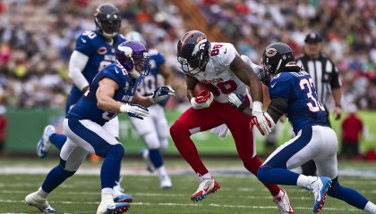 开云娱乐-伊朗选手成功卫冕男子速度攀岩金牌，伊朗运动员夺冠