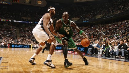 开云APP下载-森林狼末节逆袭击退魔术，森林狼rider