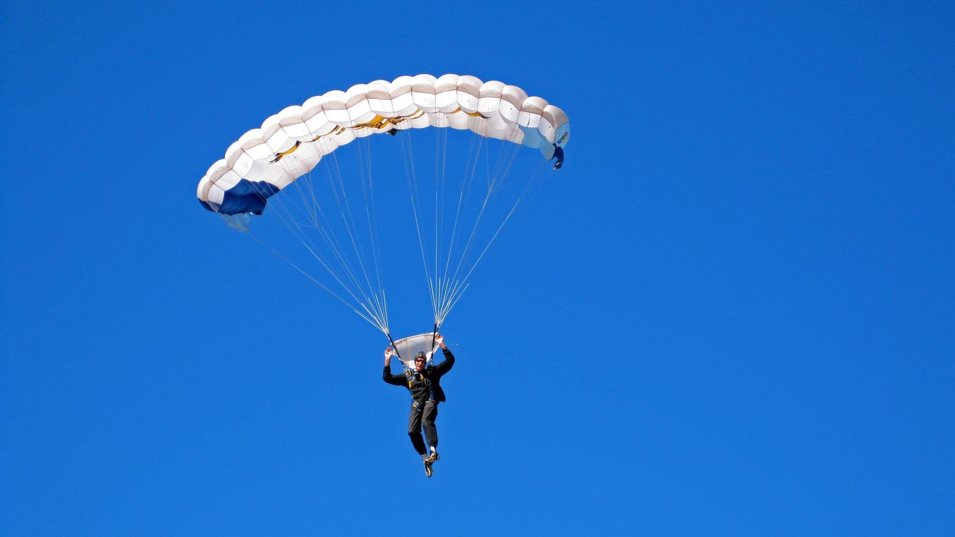 哥伦比亚青少年马术选手在2024年全国青少年马术锦标赛中表现出色，获得多项荣誉。